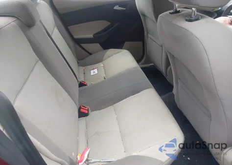 2014 Ford Focus Se z USA, uszkodzony, nr VIN 1FADP3F2XEL371136